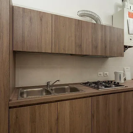 アパートホテル Perla リミニ