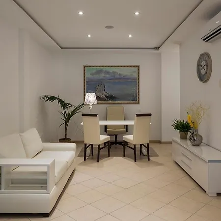 Perla Apartmanhotel 3*